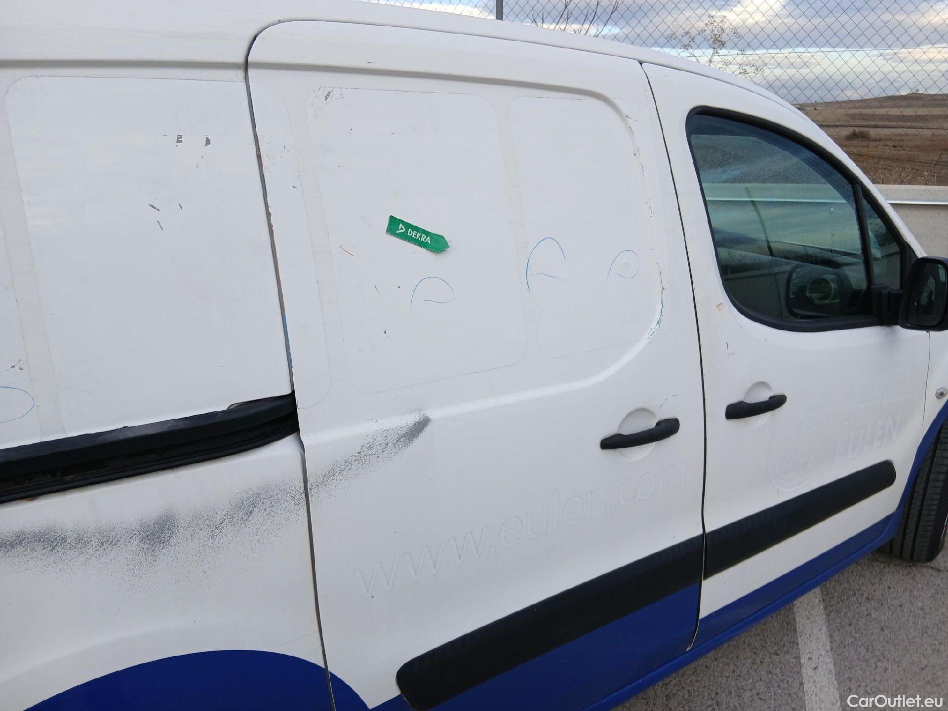  Citroen  Berlingo CITROEN  / 2015 / 3P / furgón derivado de turismo BlueHDi 55KW (75CV) #36