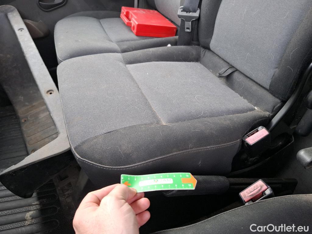  Nissan  NV400 NISSAN  VU 4p Fourgon L3H2 2.3 DCI TT 165 S/S 3500 Business #117