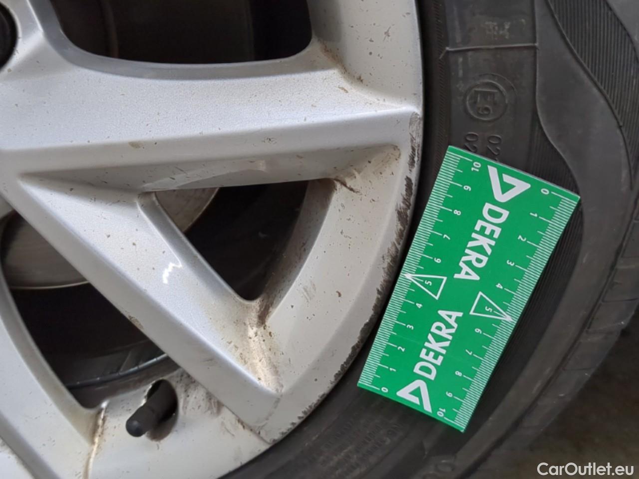  Seat  Leon  Sportstourer / 2020 / 5P / Break 1.0 eTSI 110 DSG S&S Style Business / TRANSFO VP/VF #7