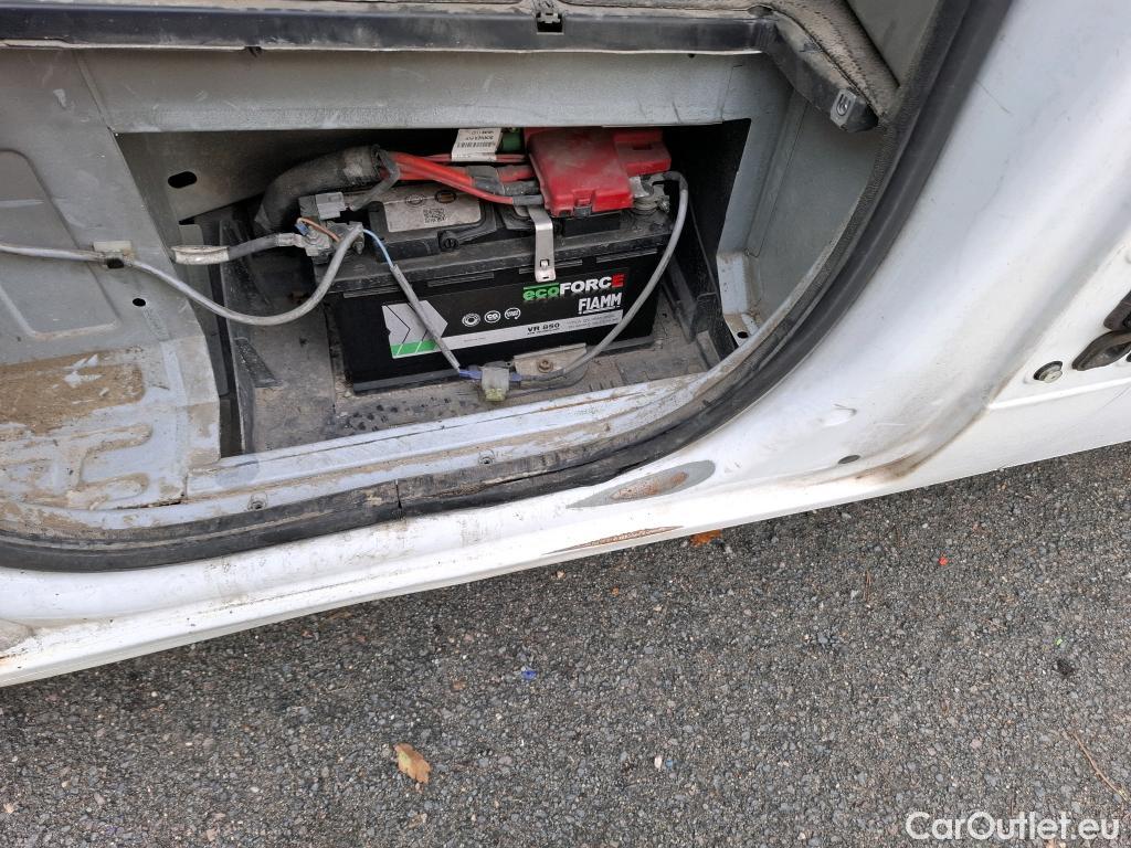  Nissan  NV400 NISSAN  VU 4p Fourgon L3H2 2.3 DCI TT 165 S/S 3500 Business #88