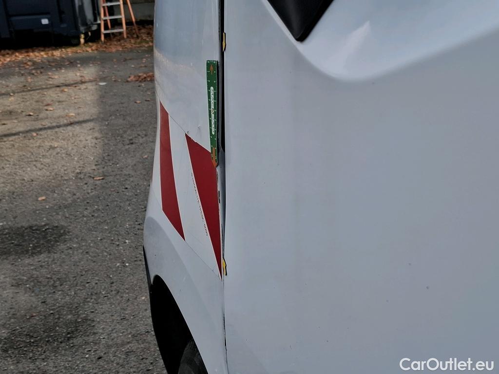  Nissan  NV400 NISSAN  VU 4p Fourgon L3H2 2.3 DCI TT 165 S/S 3500 Business #37