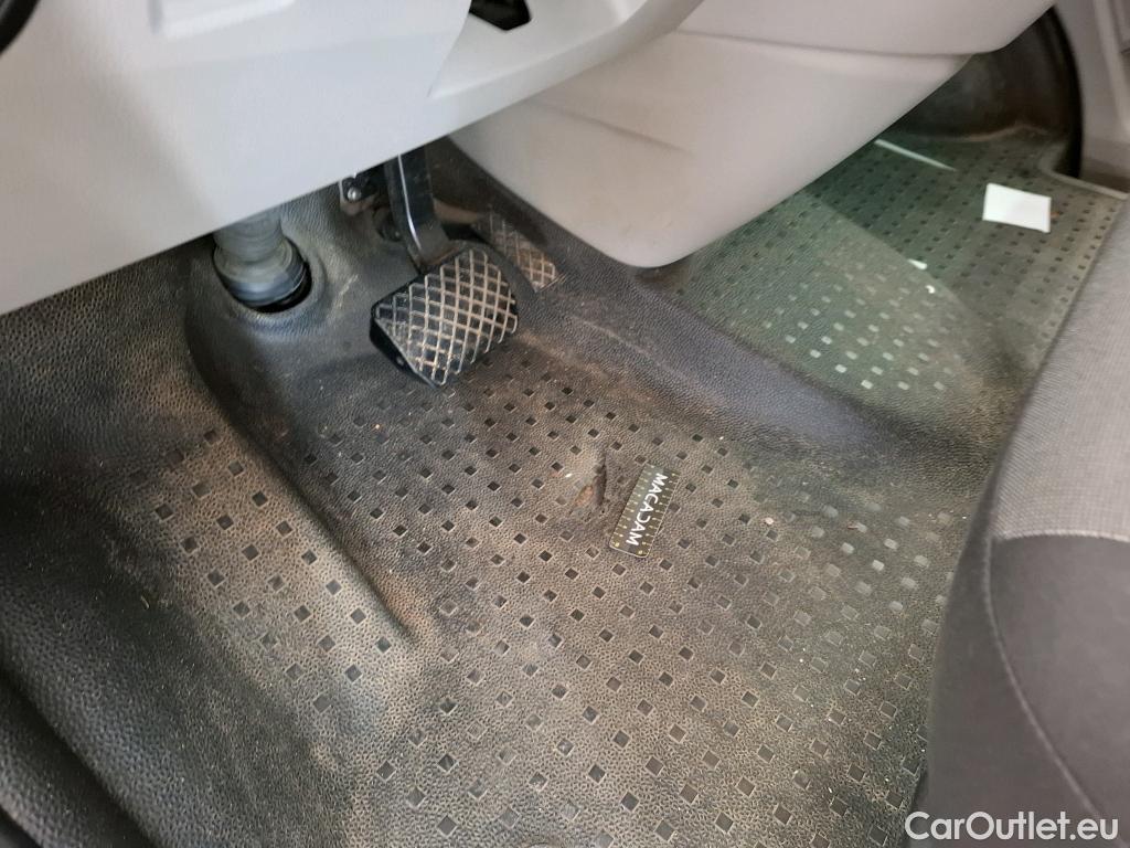  Volkswagen  Transporter T6  Fourgon 2.0 TDI 150CV BVA7 E6 #6