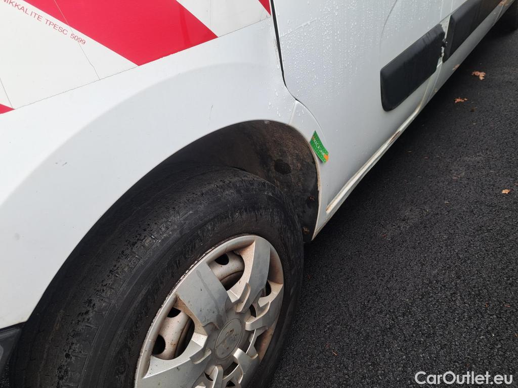  Nissan  NV400 NISSAN  VU 4p Fourgon L3H2 2.3 DCI TT 165 S/S 3500 Business #100