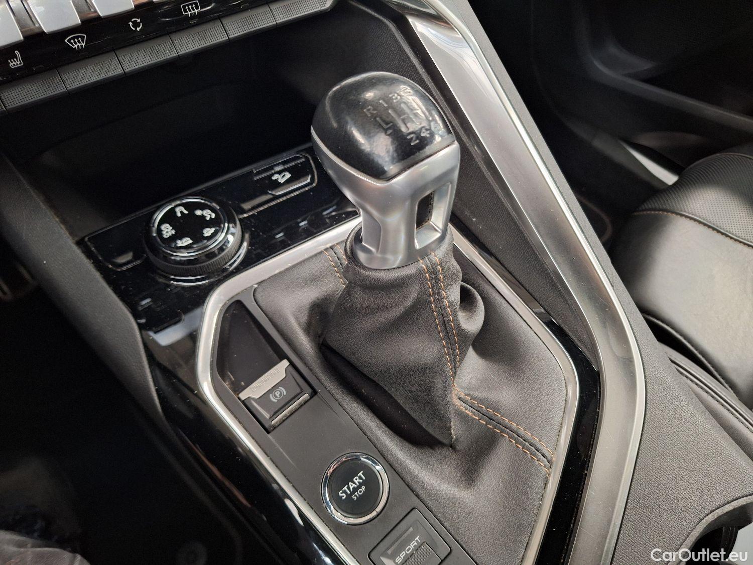  Peugeot  5008 Peugeot,  '16, Peugeot  1.5 BlueHDi 96kW S&S GT Line 5d 7pl #45