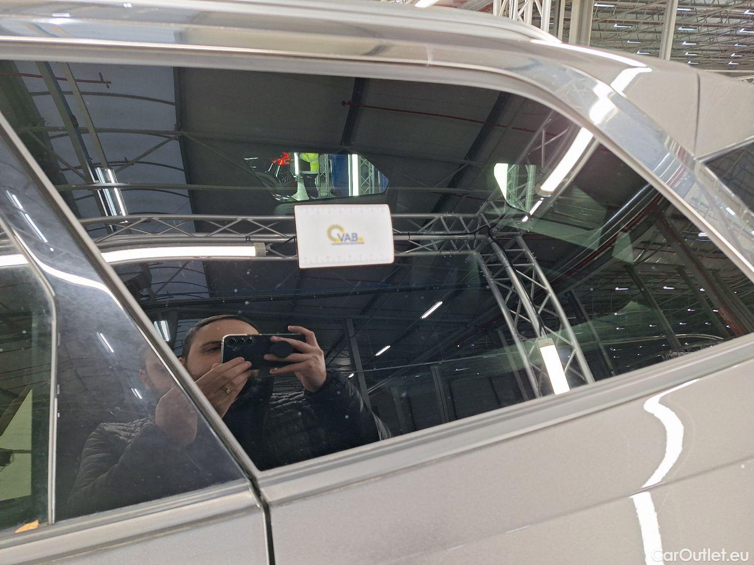  Peugeot  5008 Peugeot,  FL'20, Peugeot  1.5 BlueHDi 96kW S&S EAT8 Allure Pack #62