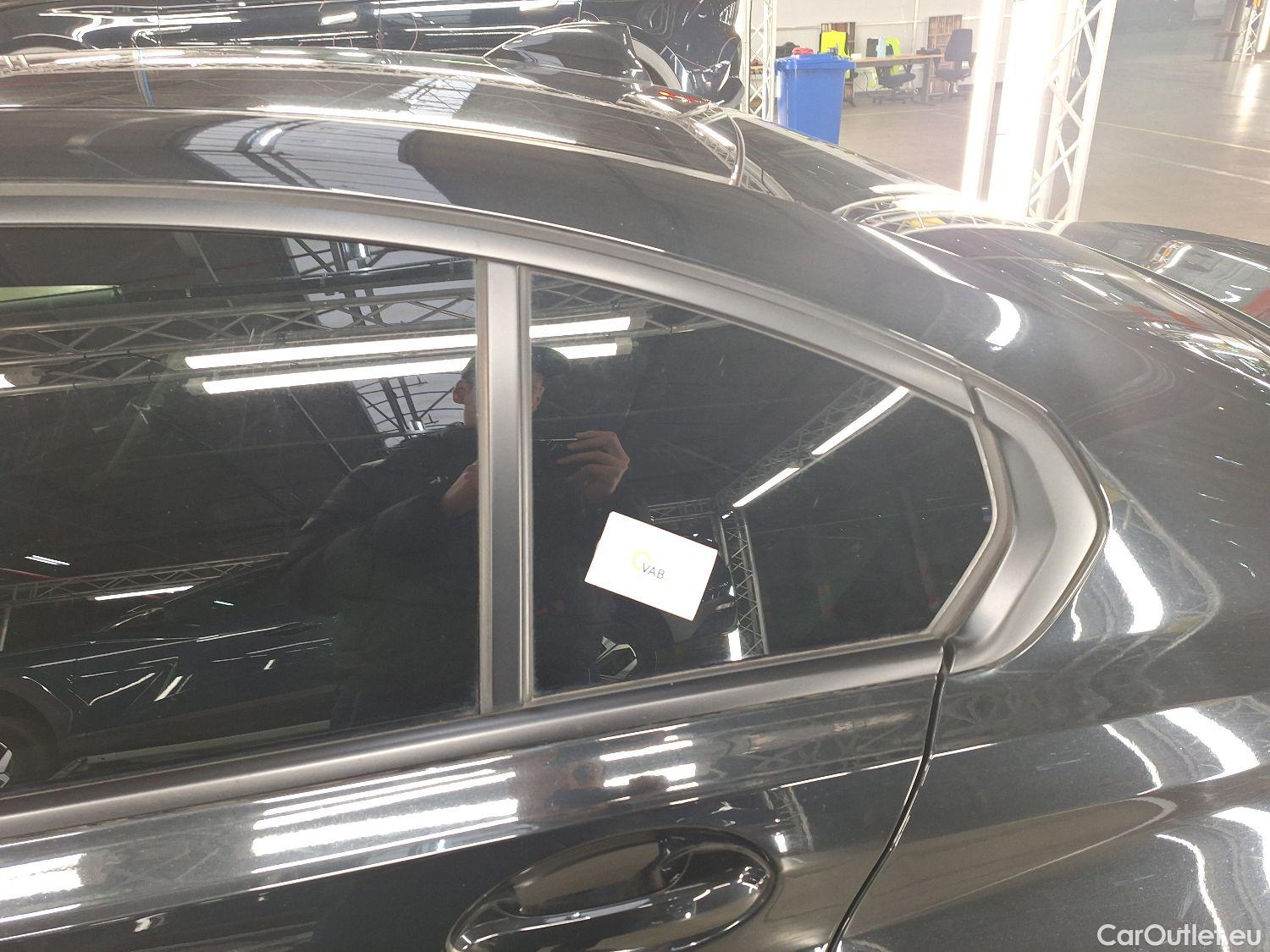  Bmw  Serie 3 BMW, 3-serie '18, BMW 3 Reeks Berline 318dA (110 kW) 4d #25