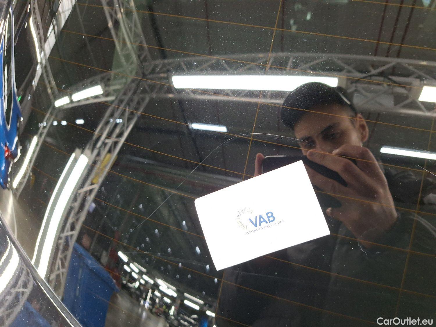  Ford  S-Max Ford,  '15, Ford  2.0 TDCi 110kW S/S Aut. Titanium 5d #31