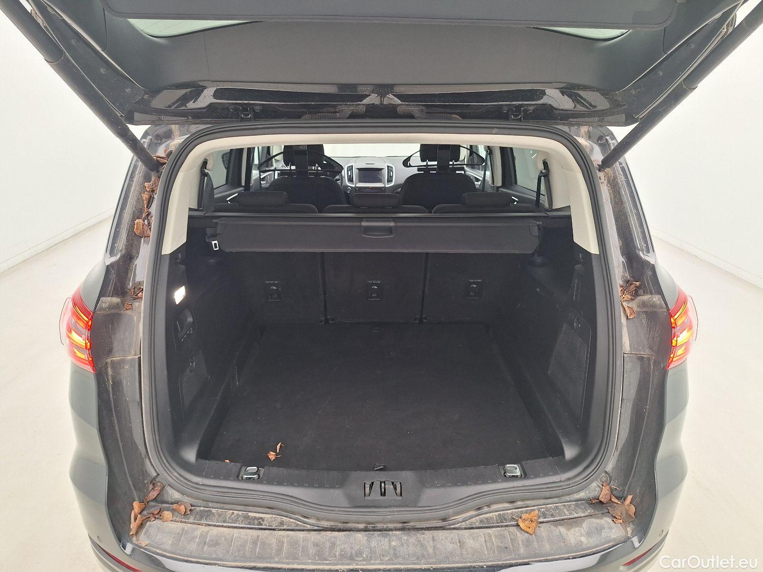  Ford  S-Max Ford,  '15, Ford  2.0 TDCi 110kW S/S Aut. Titanium 5d #1