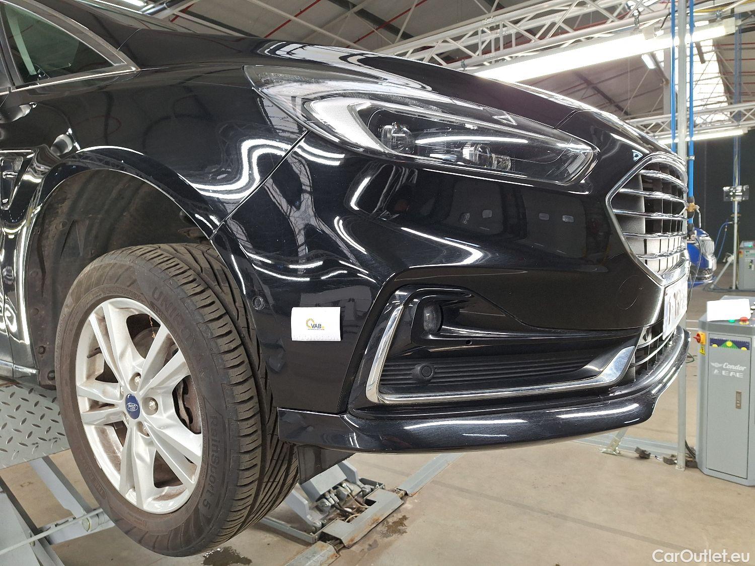  Ford  S-Max Ford,  '15, Ford  2.0 TDCi 110kW S/S Aut. Titanium 5d #7