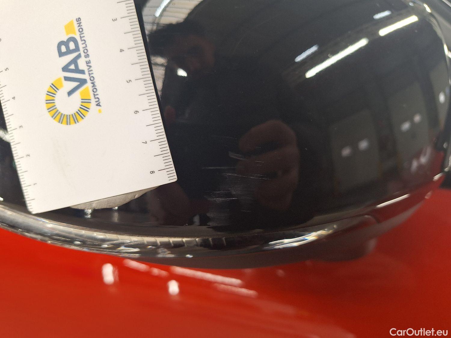  Volvo  XC 40 Volvo, XC40 '17, Volvo XC40 T5 Recharge Geartronic R-Design 5d #4