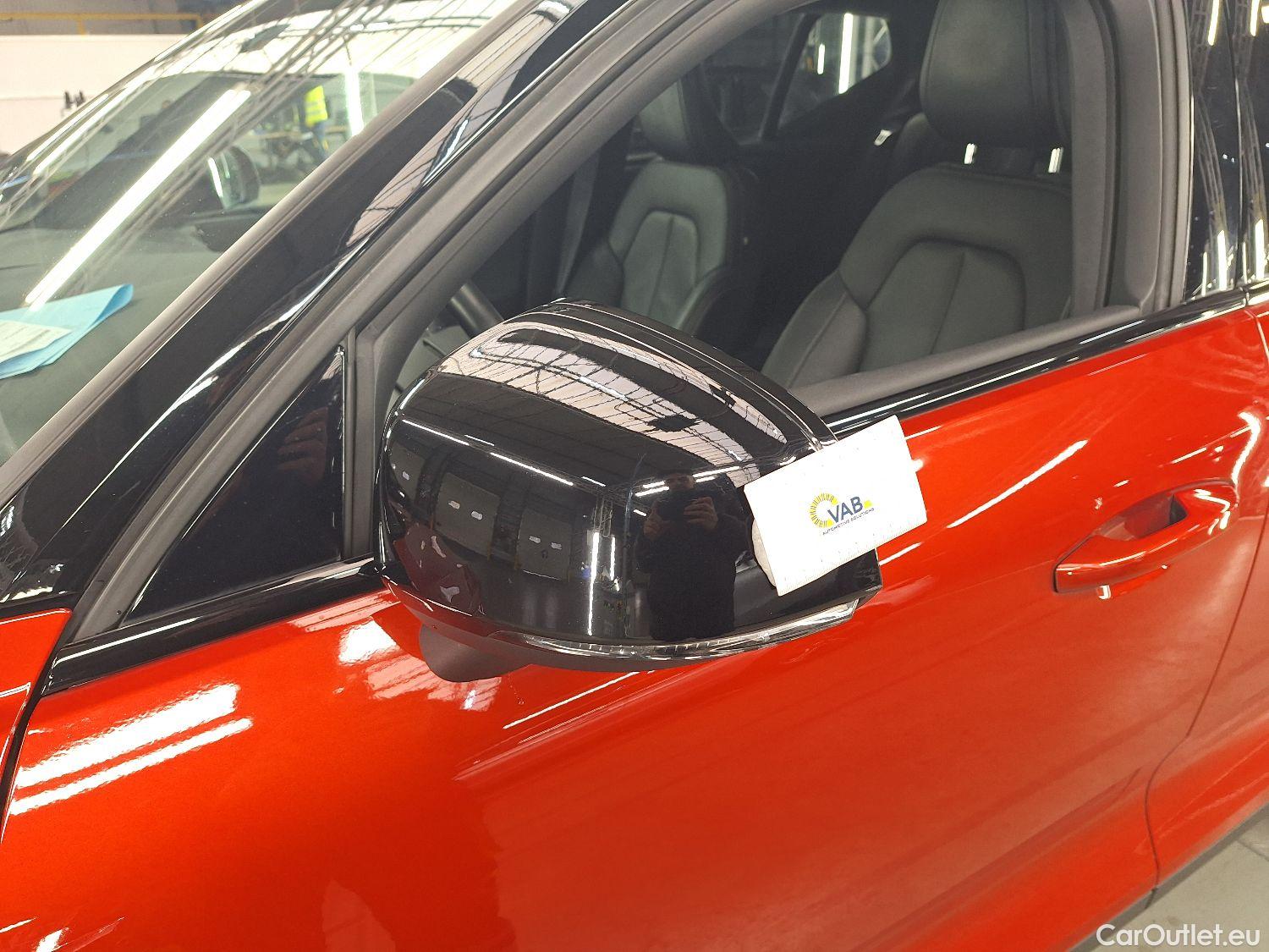  Volvo  XC 40 Volvo, XC40 '17, Volvo XC40 T5 Recharge Geartronic R-Design 5d #1