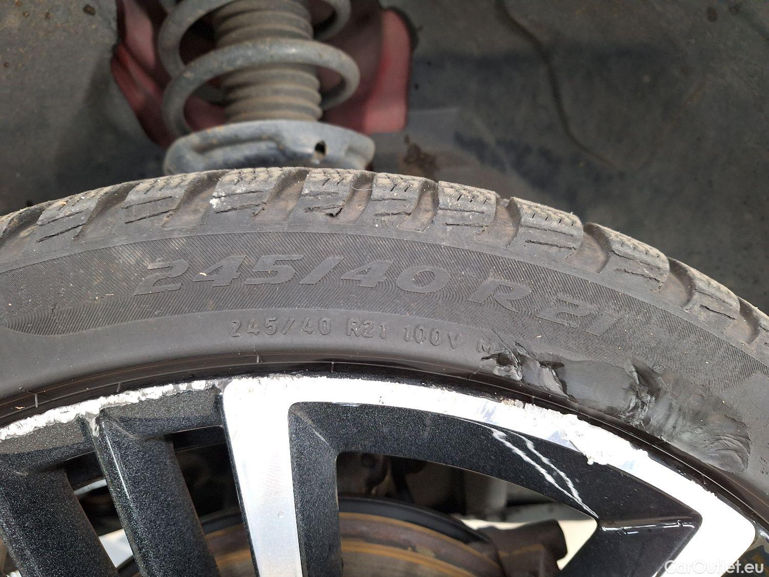  Volvo  XC 40 Volvo, XC40 '17, Volvo XC40 T5 Recharge Geartronic R-Design 5d #14