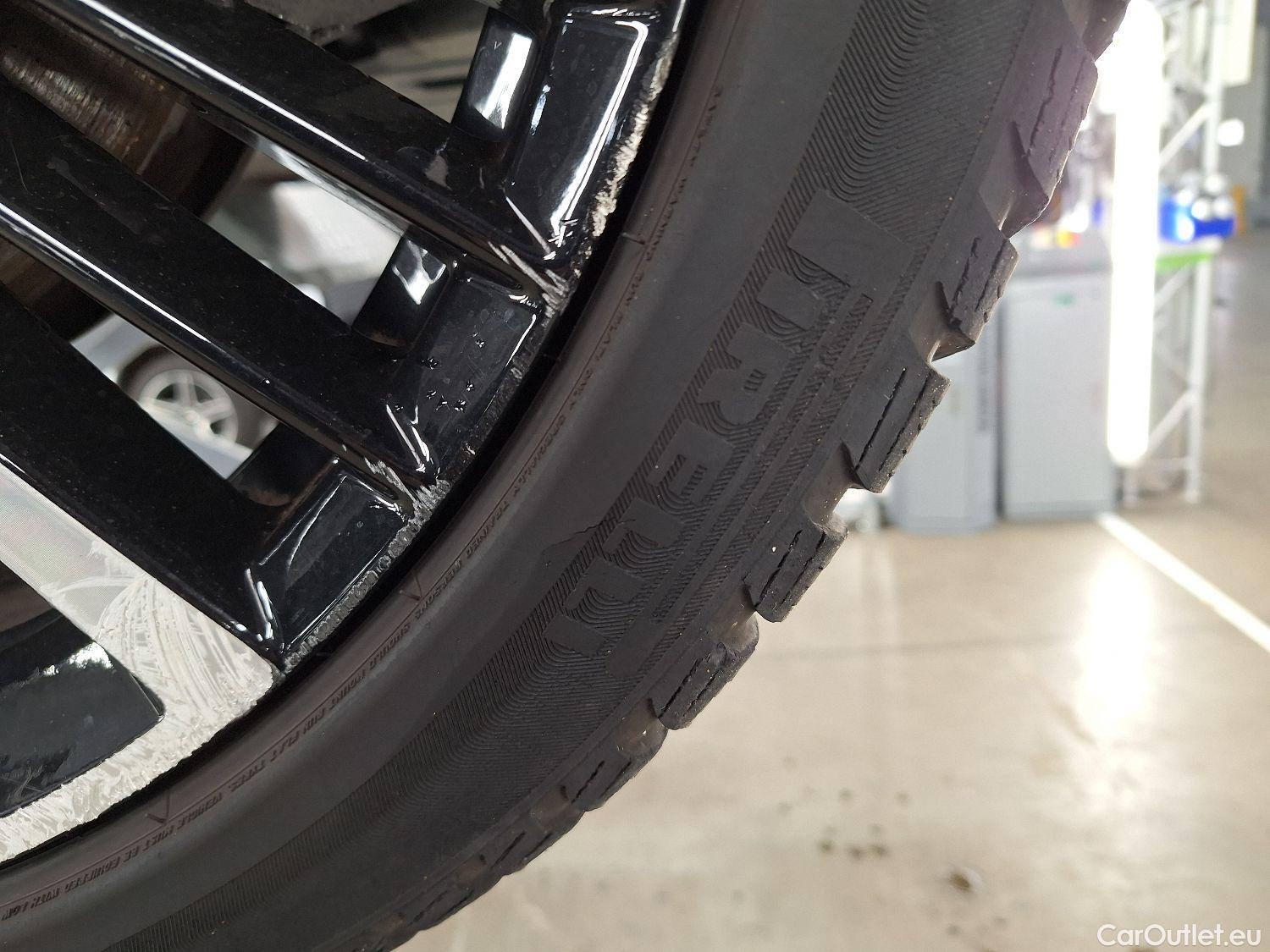  Volvo  XC 40 Volvo, XC40 '17, Volvo XC40 T5 Recharge Geartronic R-Design 5d #16