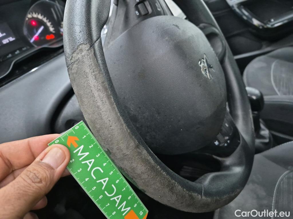  Peugeot  208 PEUGEOT  AFFAIRE VF 5p BER 1.6 BlueHDi 100 PACK CLIM NAVbi-corps VU #80