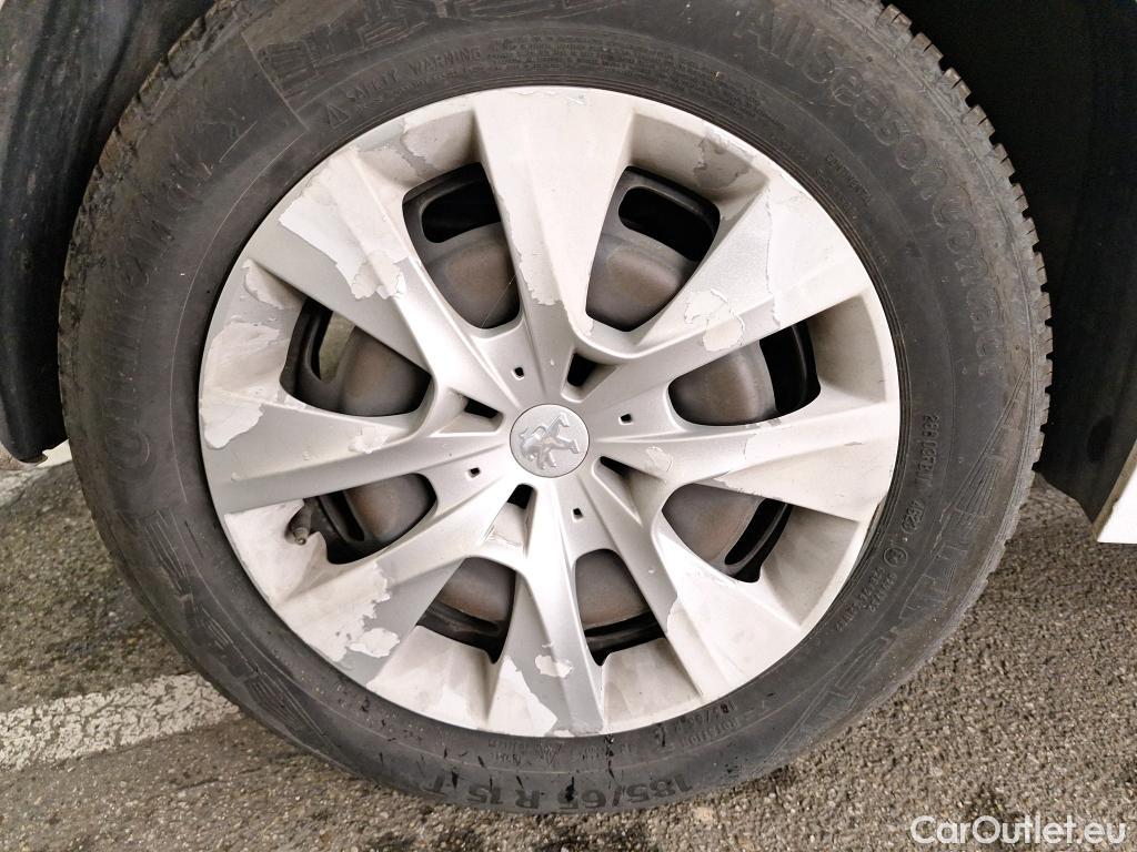  Peugeot  208 PEUGEOT  Affaire VU 5p Berline BlueHDi 75 PREMIUM #74