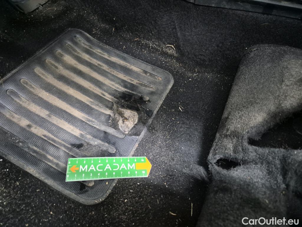  Peugeot  208 PEUGEOT  AFFAIRE VF 5p BER 1.6 BlueHDi 100 PACK CLIM NAVbi-corps VU #3