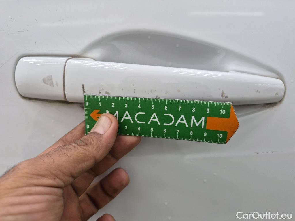  Peugeot  208 PEUGEOT  AFFAIRE VF 5p BER 1.6 BlueHDi 100 PACK CLIM NAVbi-corps VU #64