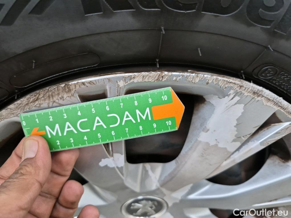  Peugeot  208 PEUGEOT  AFFAIRE VF 5p BER 1.6 BlueHDi 100 PACK CLIM NAVbi-corps VU #56