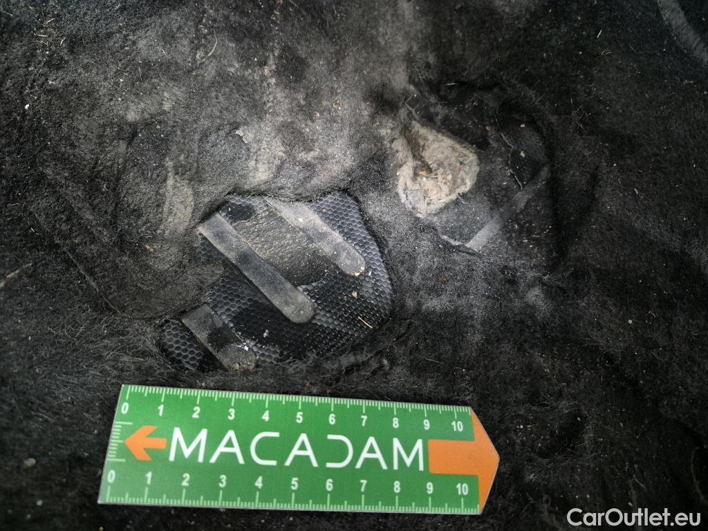  Peugeot  208 PEUGEOT  AFFAIRE VF 5p BER 1.6 BlueHDi 100 PACK CLIM NAVbi-corps VU #2