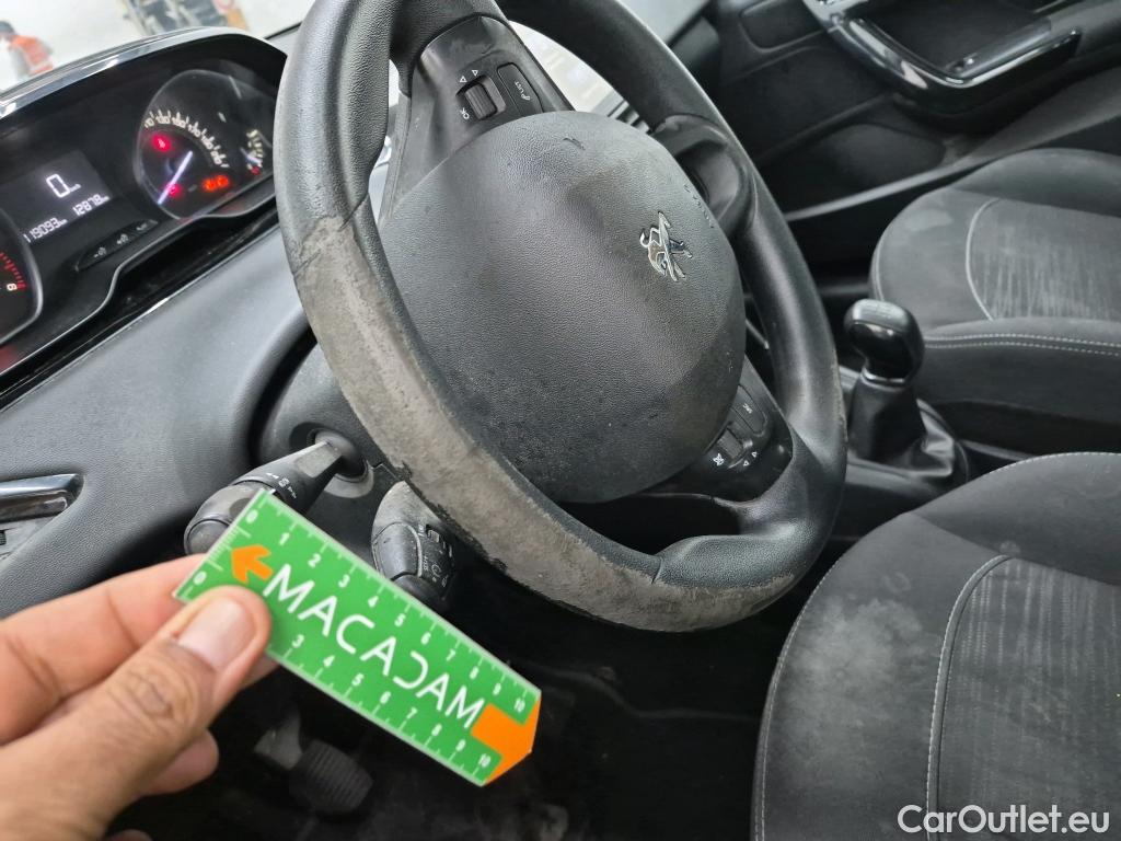  Peugeot  208 PEUGEOT  AFFAIRE VF 5p BER 1.6 BlueHDi 100 PACK CLIM NAVbi-corps VU #79