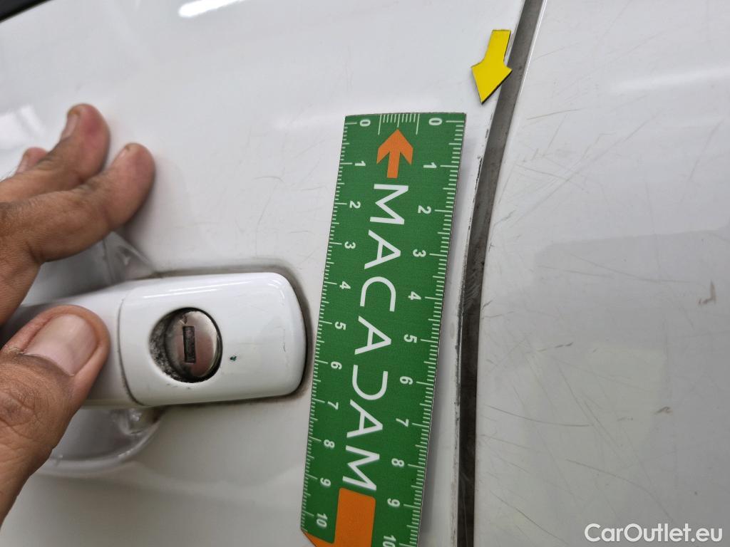  Peugeot  208 PEUGEOT  AFFAIRE VF 5p BER 1.6 BlueHDi 100 PACK CLIM NAVbi-corps VU #32