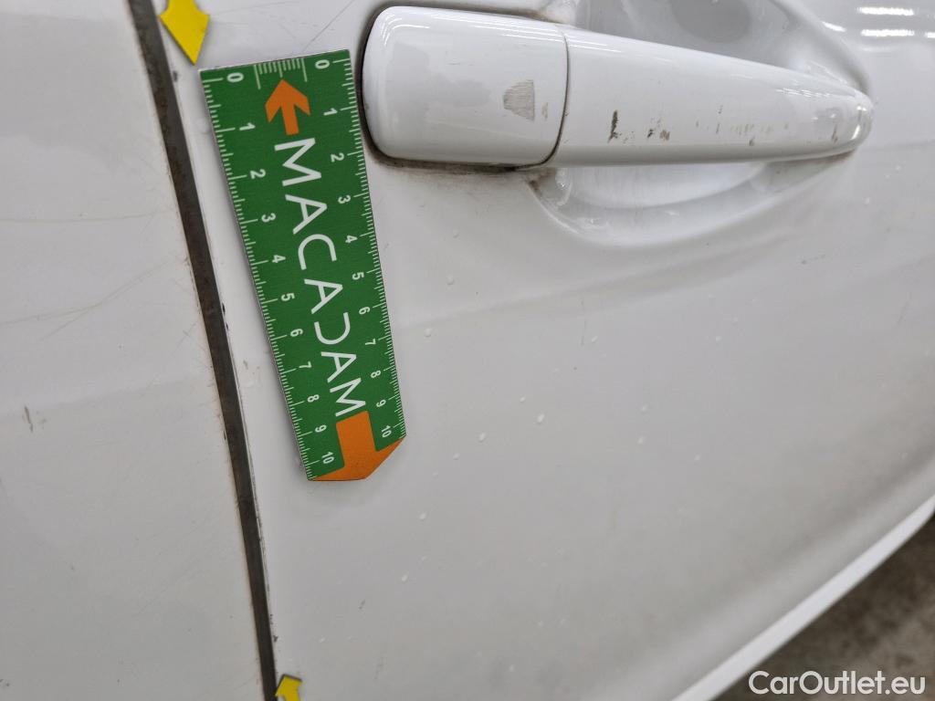  Peugeot  208 PEUGEOT  AFFAIRE VF 5p BER 1.6 BlueHDi 100 PACK CLIM NAVbi-corps VU #82