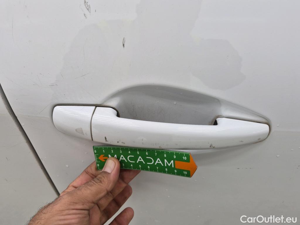  Peugeot  208 PEUGEOT  AFFAIRE VF 5p BER 1.6 BlueHDi 100 PACK CLIM NAVbi-corps VU #63