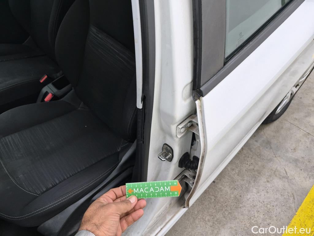  Peugeot  208 PEUGEOT  AFFAIRE VF 5p BER 1.6 BlueHDi 100 PACK CLIM NAVbi-corps VU #39