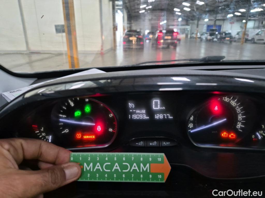  Peugeot  208 PEUGEOT  AFFAIRE VF 5p BER 1.6 BlueHDi 100 PACK CLIM NAVbi-corps VU #85