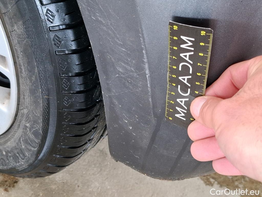  Peugeot  208  Affaire Premium Pack 1.2 PureTech 80CV BVM5 E6 #4