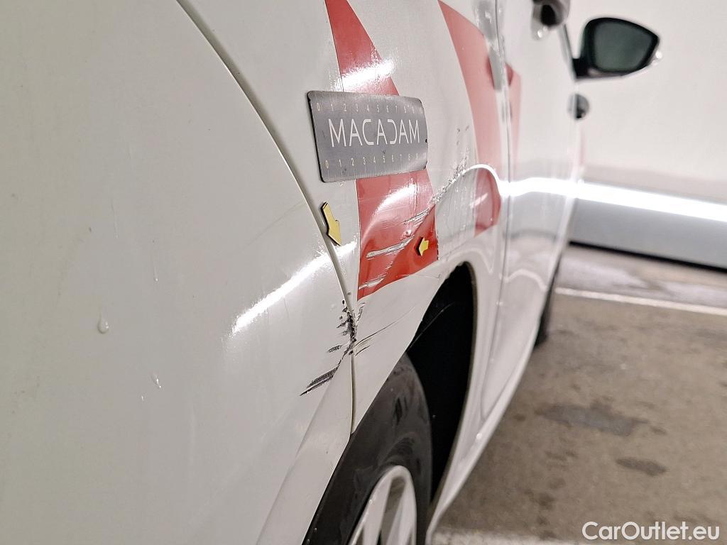  Peugeot  208 PEUGEOT  Affaire VU 5p Berline BlueHDi 75 PREMIUM #44