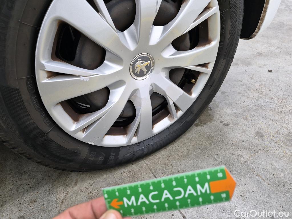  Peugeot  208 PEUGEOT  AFFAIRE VF 5p BER 1.6 BlueHDi 100 PACK CLIM NAVbi-corps VU #42