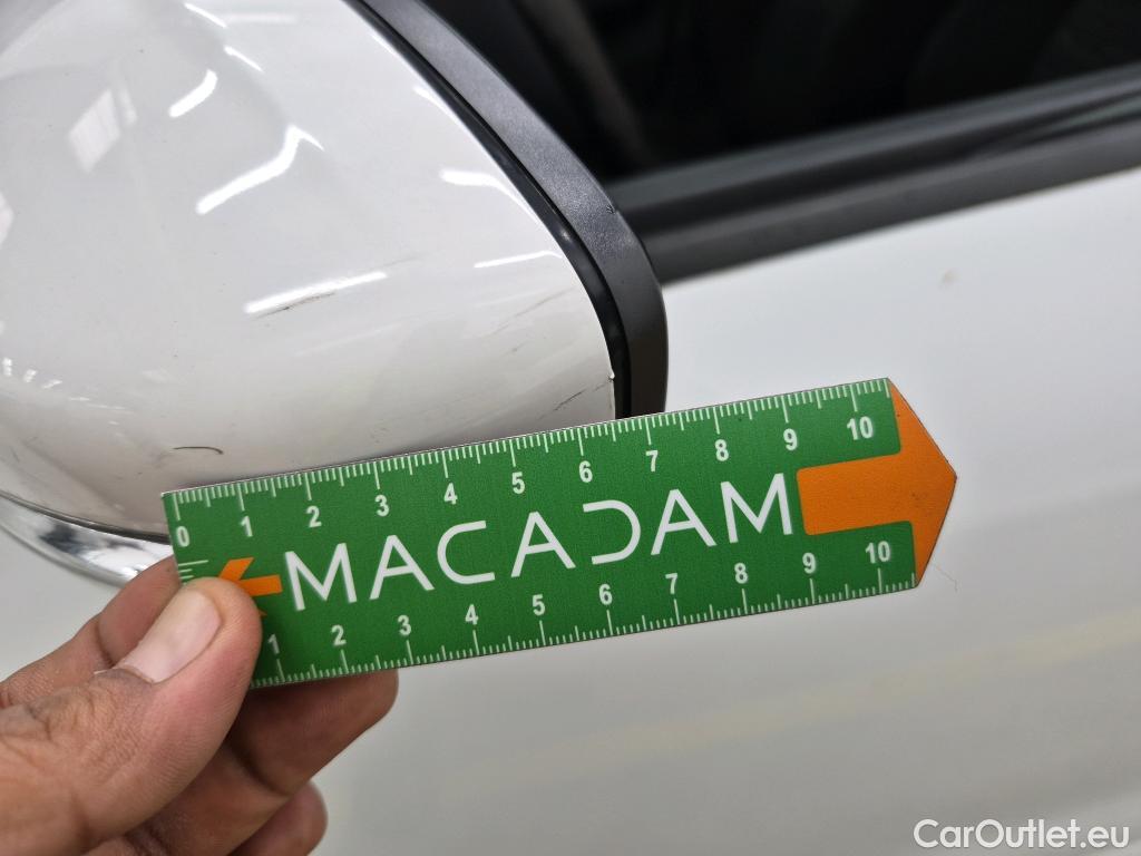  Peugeot  208 PEUGEOT  AFFAIRE VF 5p BER 1.6 BlueHDi 100 PACK CLIM NAVbi-corps VU #78