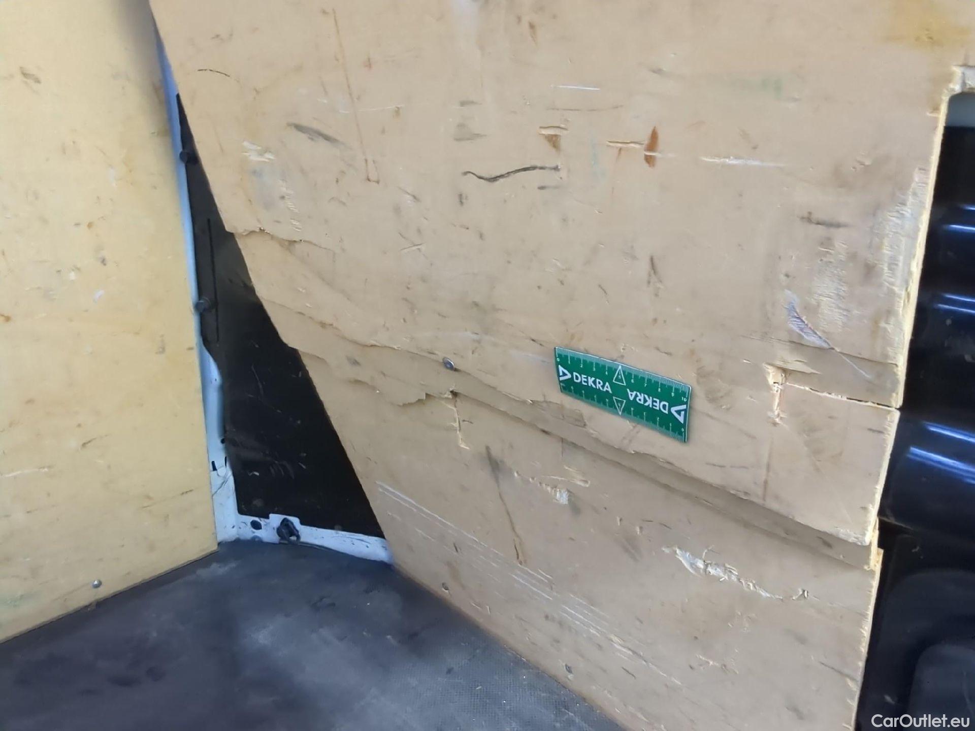  Renault  Trafic RENAULT  VU 4p Fourgon FG GCF L1H1 1000 dCi 95 E6 #2