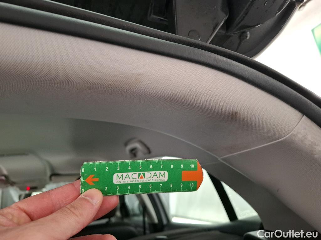  Renault  Megane  IV Berline 5pt. Société Air Nav 1.5 dCi 90CV BVM6 E6 #18