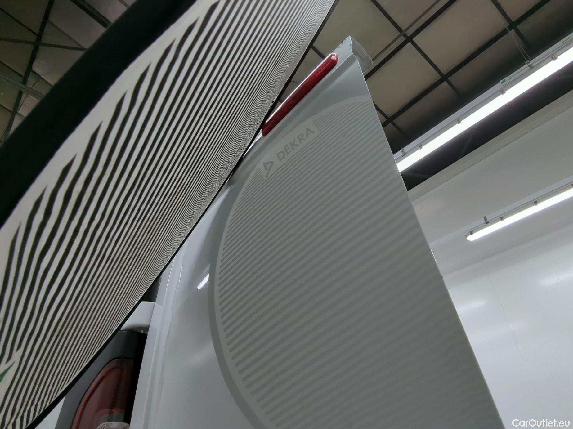  Renault  Trafic RENAULT  VU 4p Fourgon FG GCF L1H1 1000 dCi 95 E6 #40