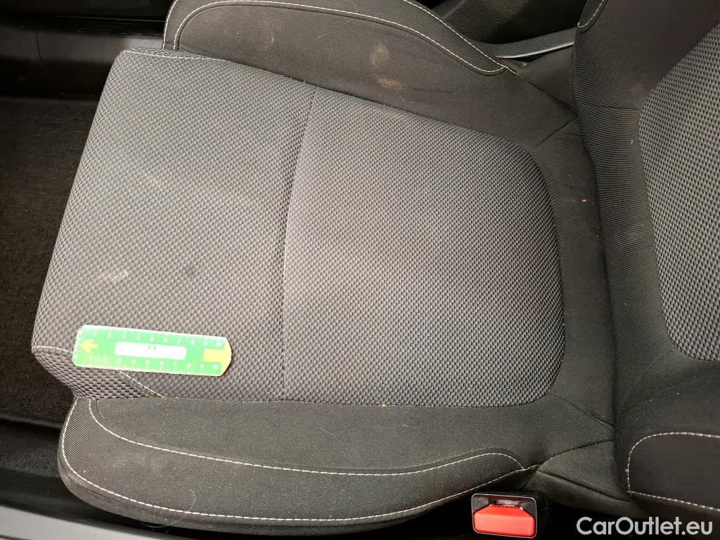  Renault  Megane  IV Berline 5pt. Société Air Nav 1.5 dCi 90CV BVM6 E6 #17