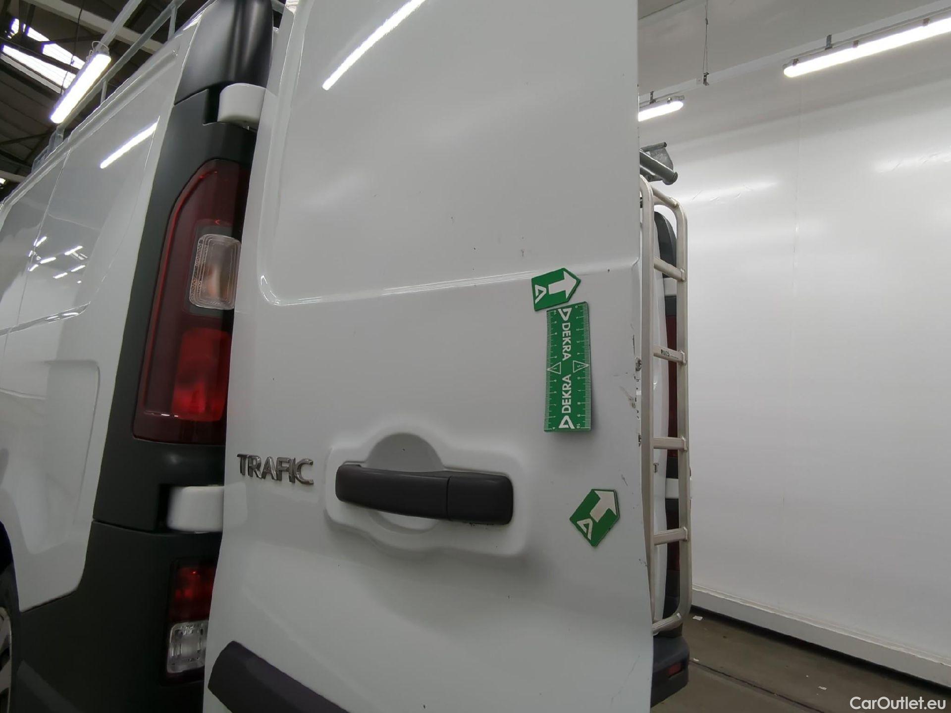  Renault  Trafic RENAULT  VU 4p Fourgon FG GCF L1H1 1000 dCi 95 E6 #42