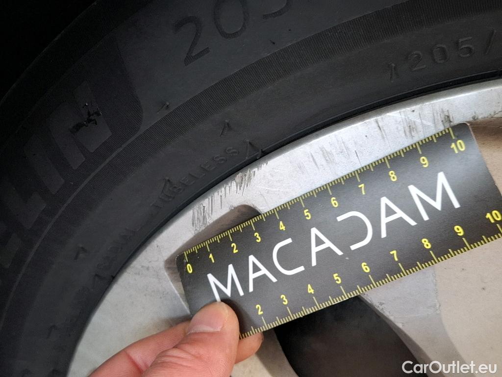  Renault  Megane  IV Berline 5pt. Société Air Nav 1.5 dCi 90CV BVM6 E6 #28