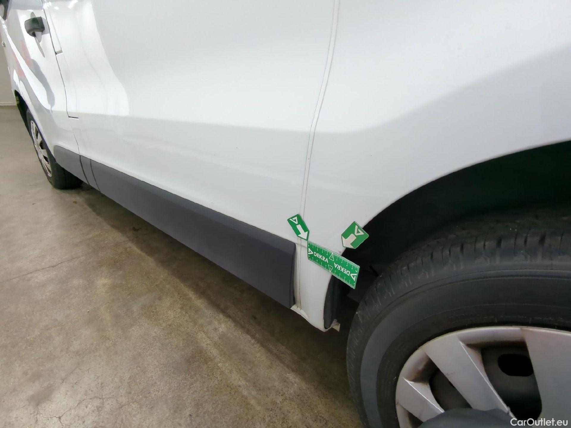  Renault  Trafic RENAULT  VU 4p Fourgon FG GCF L1H1 1000 dCi 95 E6 #37