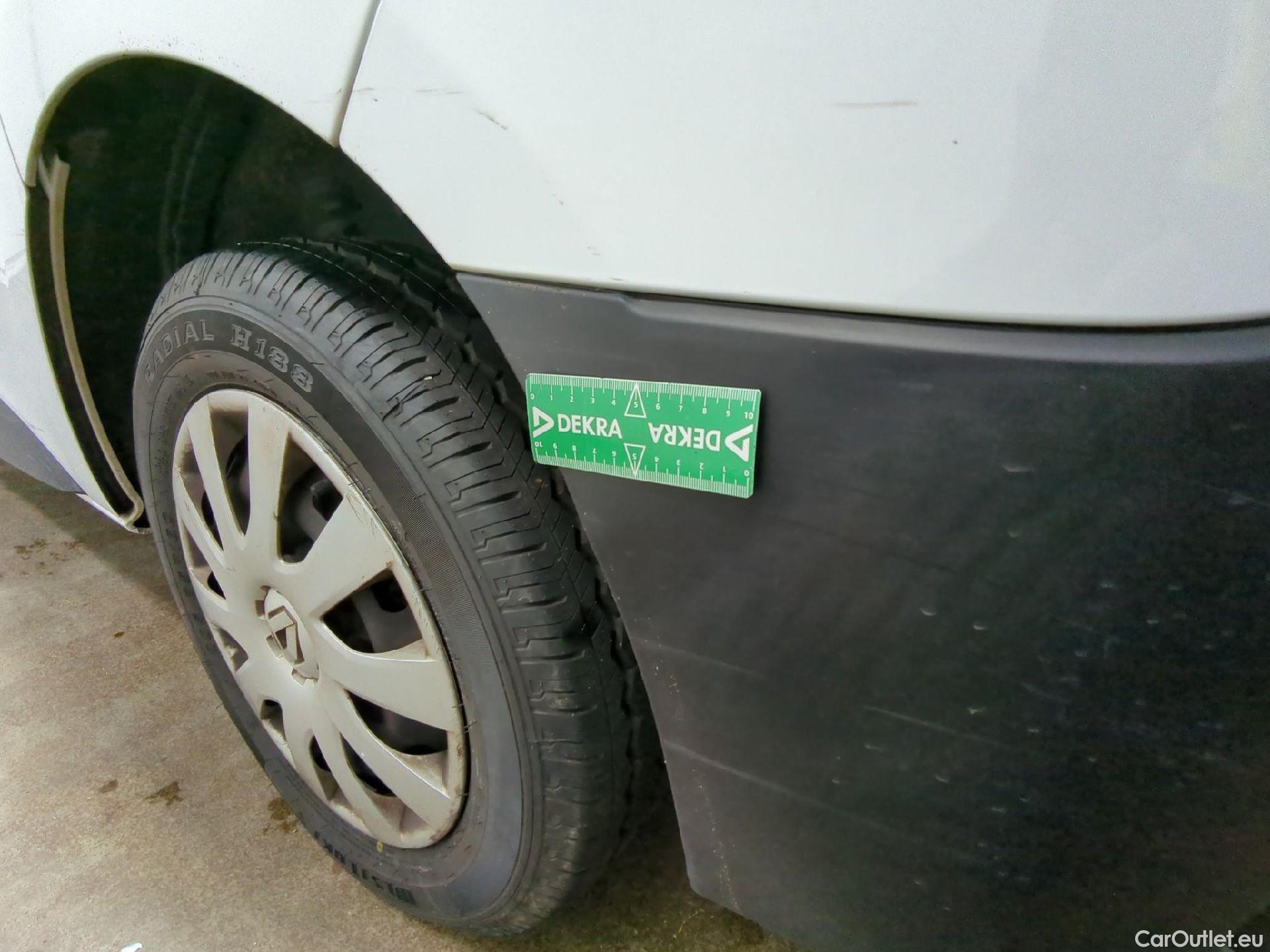  Renault  Trafic RENAULT  VU 4p Fourgon FG GCF L1H1 1000 dCi 95 E6 #25