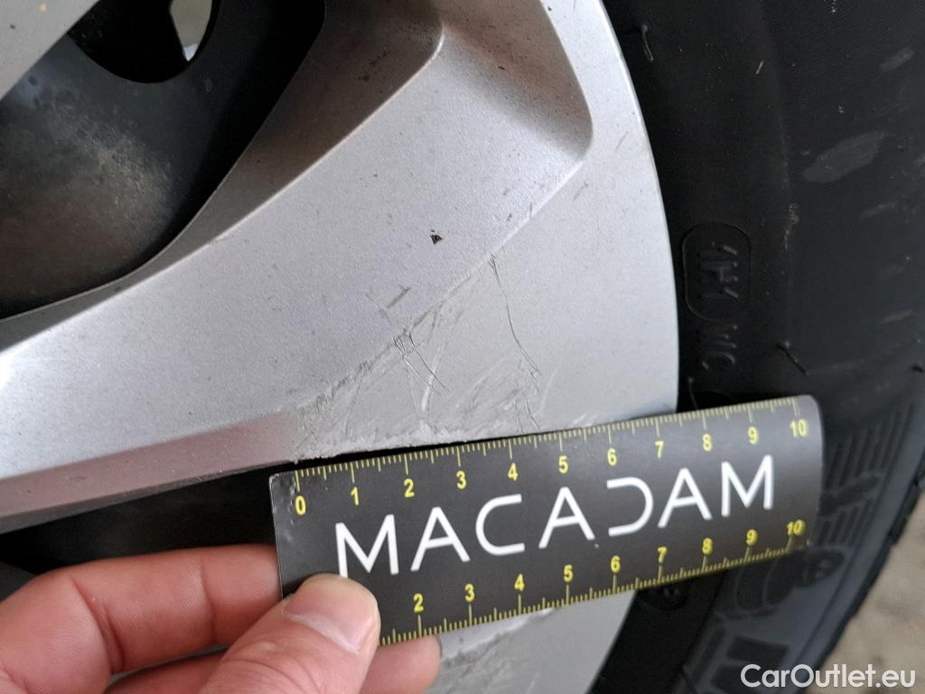  Renault  Megane  IV Berline 5pt. Société Air Nav 1.5 dCi 90CV BVM6 E6 #19