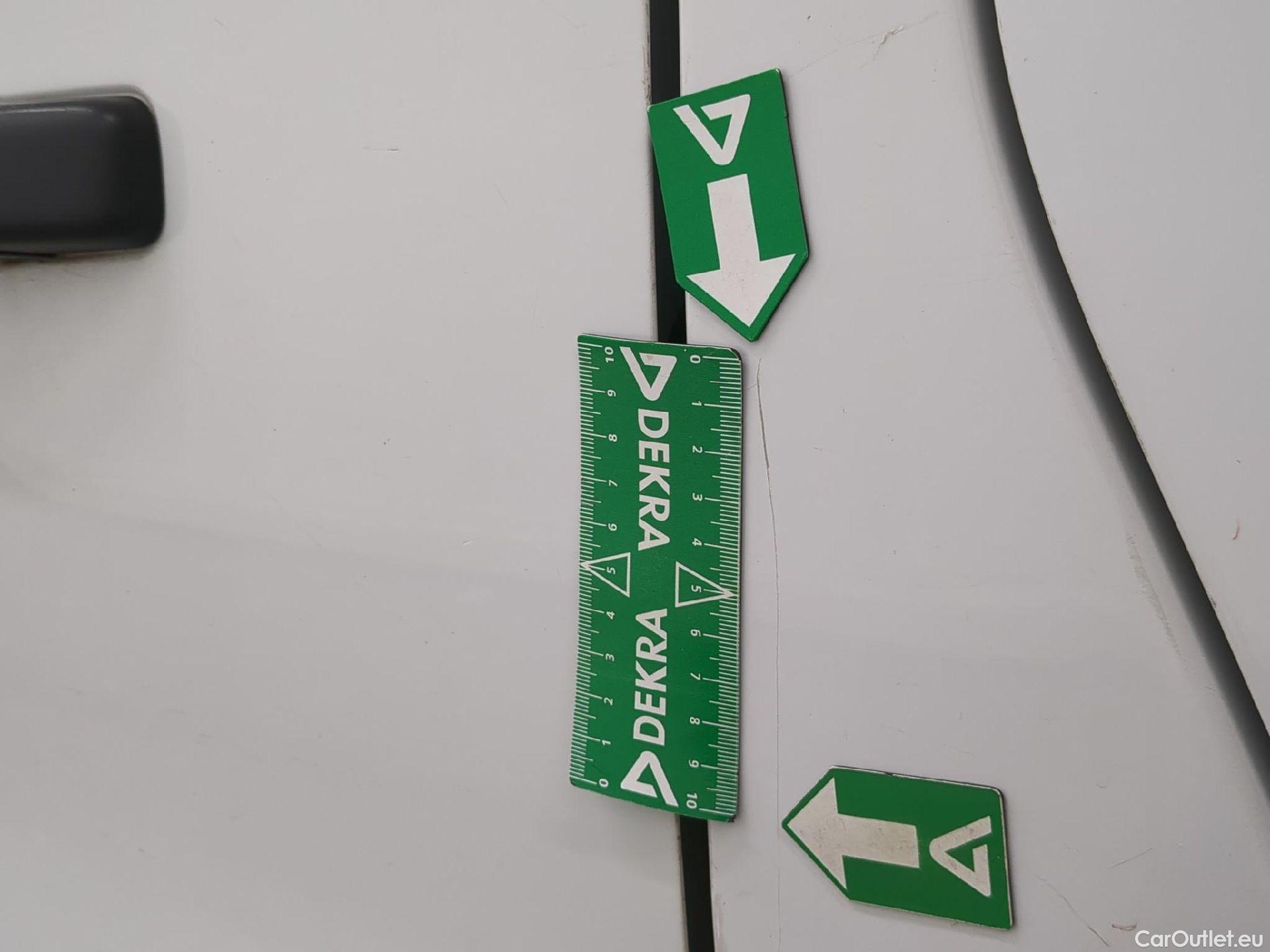  Renault  Trafic RENAULT  VU 4p Fourgon FG GCF L1H1 1000 dCi 95 E6 #19