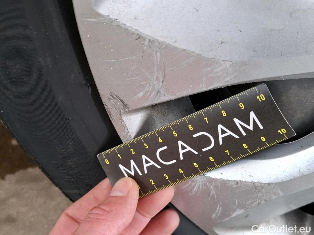  Renault  Megane  IV Berline 5pt. Société Air Nav 1.5 dCi 90CV BVM6 E6 #24