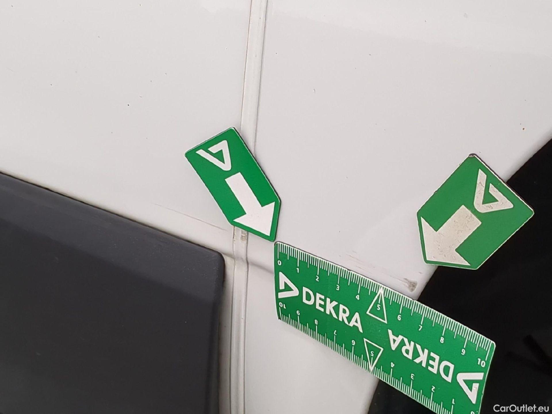  Renault  Trafic RENAULT  VU 4p Fourgon FG GCF L1H1 1000 dCi 95 E6 #38