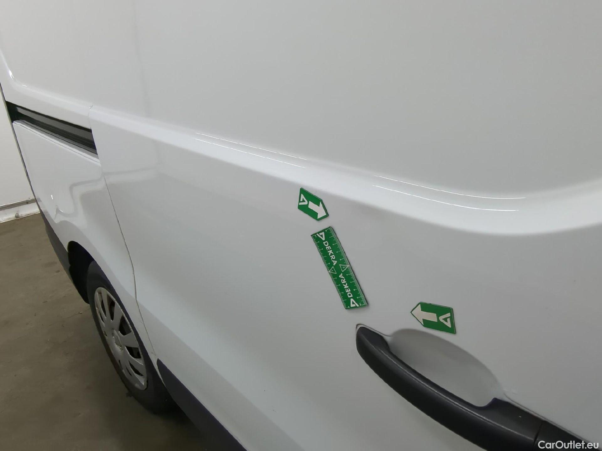  Renault  Trafic RENAULT  VU 4p Fourgon FG GCF L1H1 1000 dCi 95 E6 #14