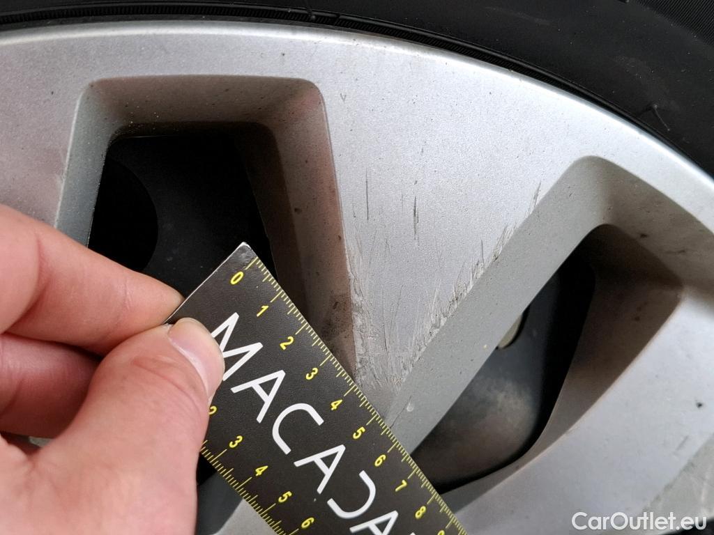  Renault  Megane  IV Berline 5pt. Société Air Nav 1.5 dCi 90CV BVM6 E6 #18