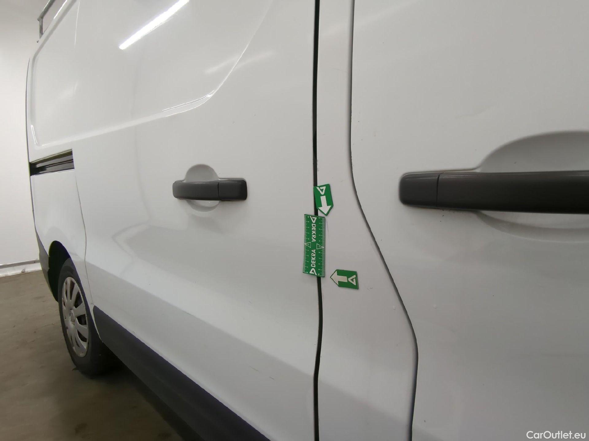  Renault  Trafic RENAULT  VU 4p Fourgon FG GCF L1H1 1000 dCi 95 E6 #15