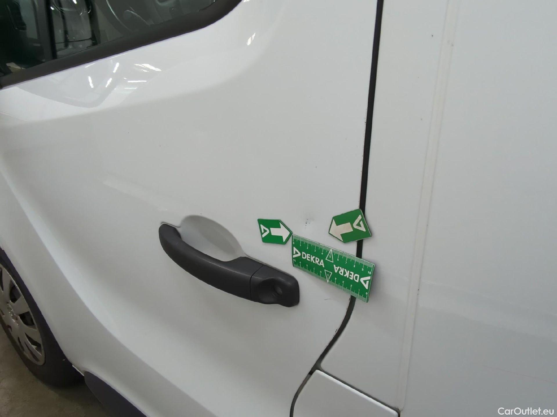  Renault  Trafic RENAULT  VU 4p Fourgon FG GCF L1H1 1000 dCi 95 E6 #33