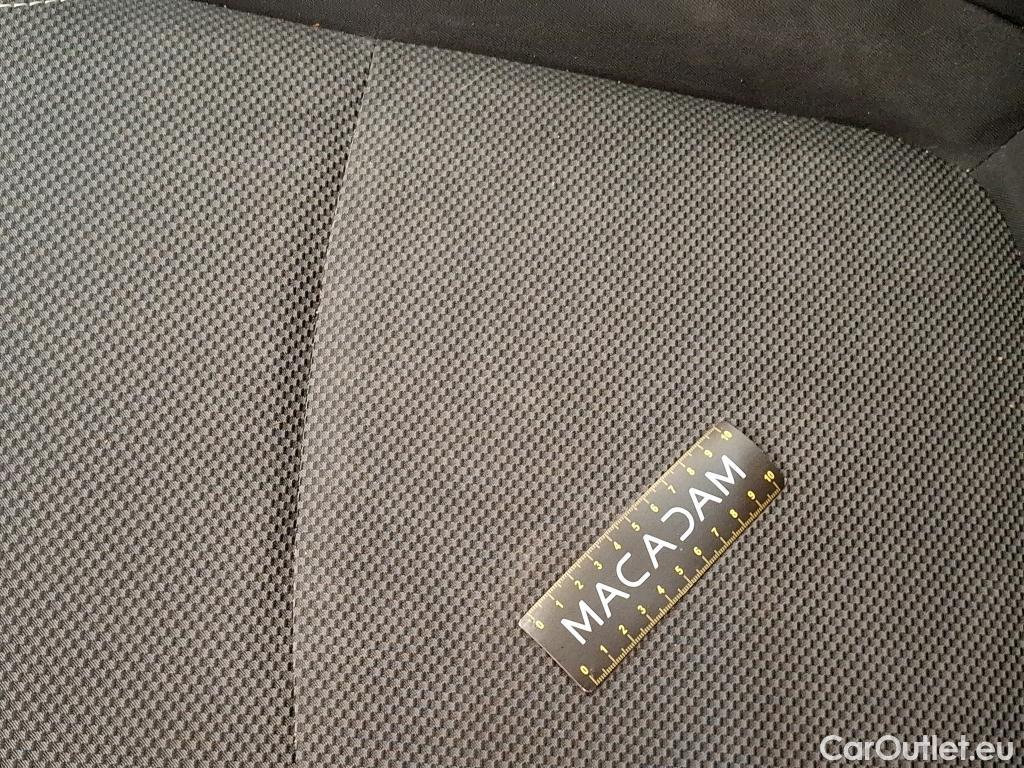  Renault  Megane  IV Berline 5pt. Société Air Nav 1.5 dCi 90CV BVM6 E6 #8